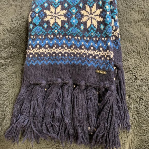 Scarf - Picture 2 of 2